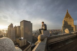 MV5BMTAxMzg2MzA5NjVeQTJeQWpwZ15BbWU4MDg0MjgzNTEx._V1__SX961_SY565_