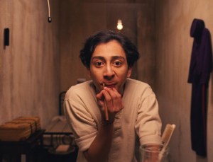 MV5BMTQ1NjkzMzY5M15BMl5BanBnXkFtZTgwNDcwODYyMTE@._V1__SX961_SY565_