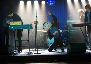 MV5BMzg2NjE2NDY0Ml5BMl5BanBnXkFtZTgwMTkyMjExMTE@._V1__SX961_SY565_