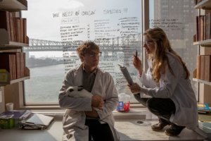 MV5BMjE4MzEwNTEzOF5BMl5BanBnXkFtZTgwODQyMDMxMjE@._V1__SX961_SY565_