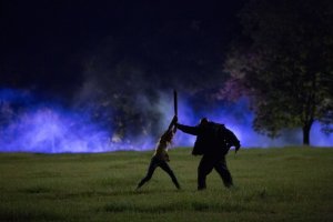 MV5BMTA2NDc1NzYxOTReQTJeQWpwZ15BbWU4MDAxOTE1NjYx._V1__SX1217_SY523_